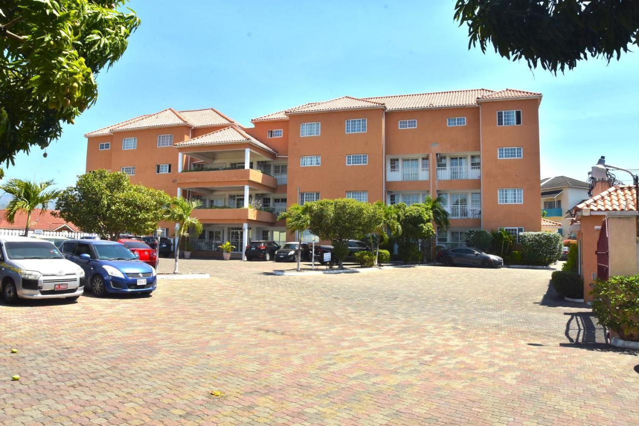 Embassy Deluxe Apartment Kingston Kültér fotó