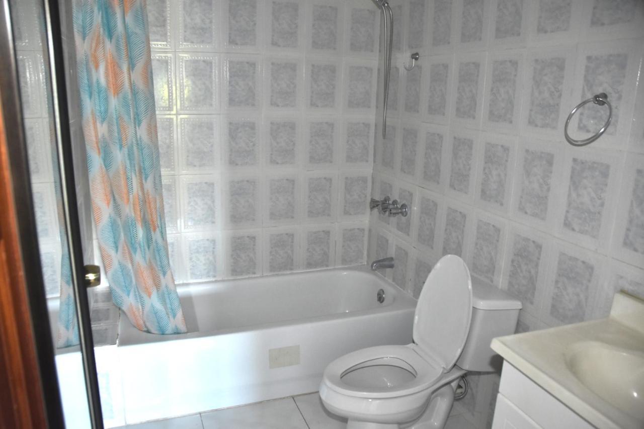 Embassy Deluxe Apartment Kingston Kültér fotó